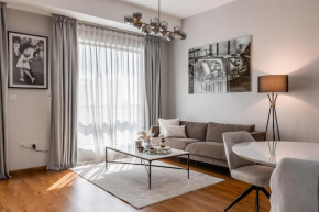 Luxury 1 bedroom with beautiful marina view!